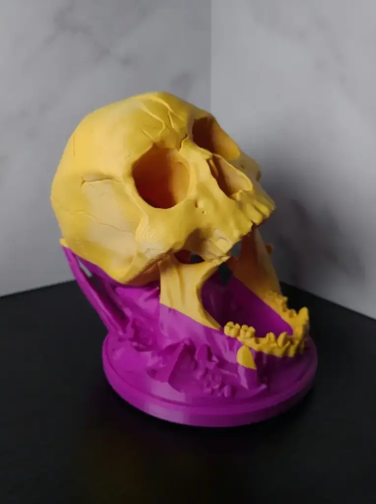 Skull Dice Tower With LED Eyes (Slow Blinking Multicolor)